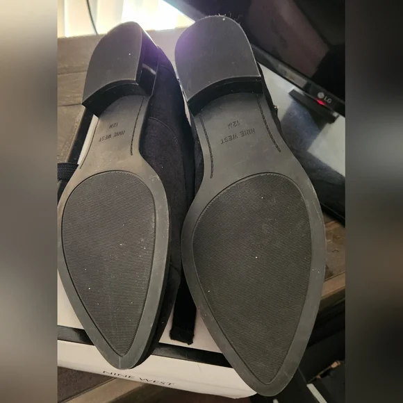 Size 12 Velvet pointy toe flats - Picture 5 of 5